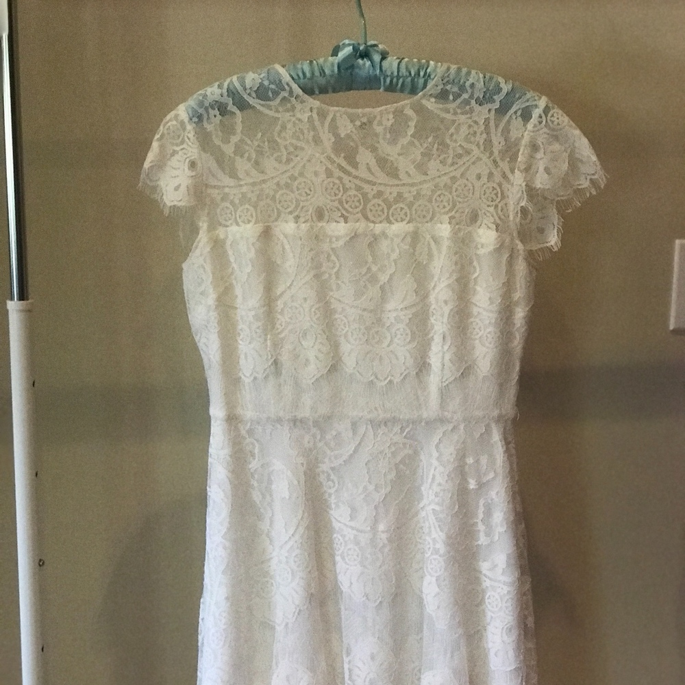 White lace dress